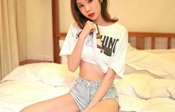 Feilin嗲囡囡 – 更新啦！伊蓓Eva的透明写真集，每一张都让我想说“这可太有意思了”。