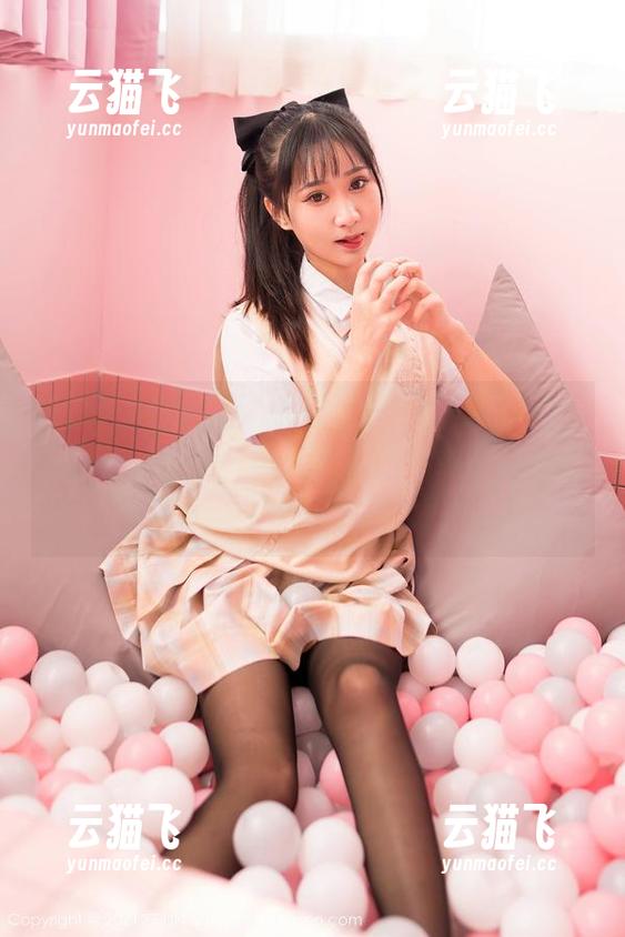 Feilin嗲囡囡 - 施忆佳KITTY又来了，最新图集：这一身皮衣风情，或许我也能试试，当然不保证像她！