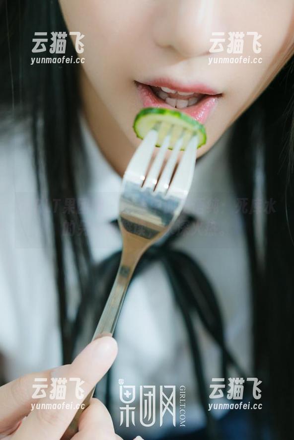 GIRLT果团网 - 图集中的王语纯：死库水的另一种解读，水深火热。
