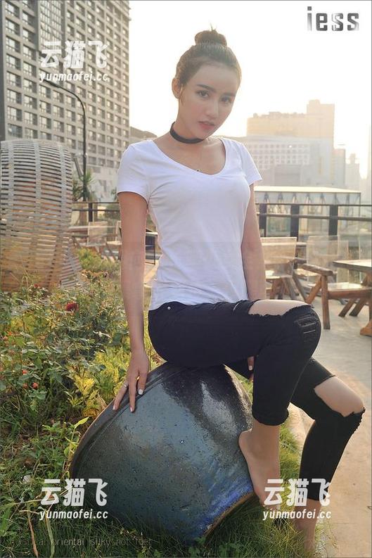 IESS异思趣向 - 长腿少女全集，团团最新作品集拿捏到位，仅腿可见！