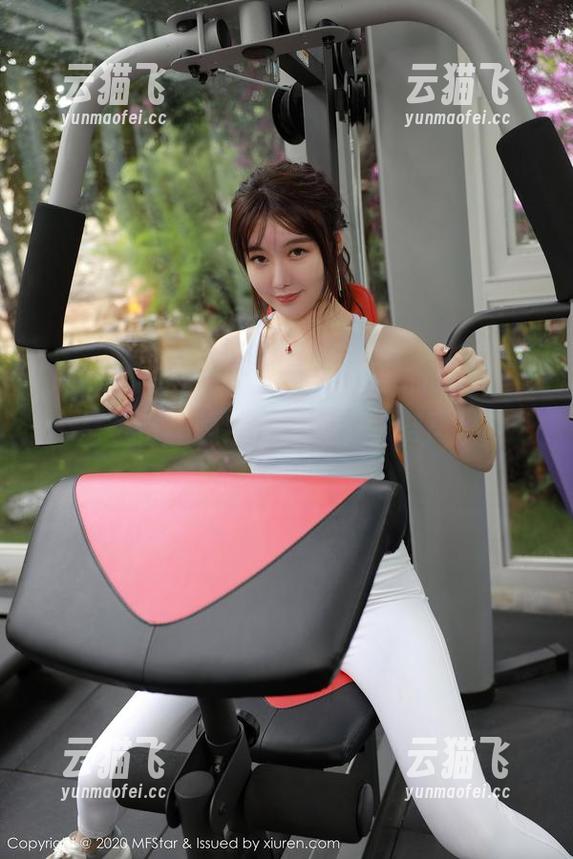 MFStar模范学院 - 草莓兔兔的新图包，痛并快乐着，我想象着踩在这些高跟鞋上的感觉……