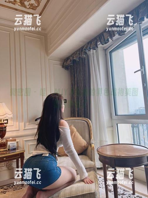 微密圈 - 哇，MIYA在她的黄色战袍美图里搞事情了！