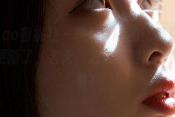 MiiTao蜜桃社 – 琉璃lily的比基尼写真集又更新了，老天，怎么还能穿得那么好看？