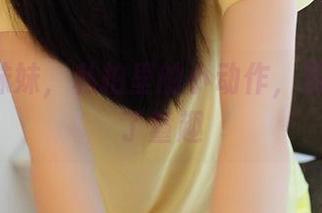 ROSI妹妹，私拍里的小动作，图片充满了童趣