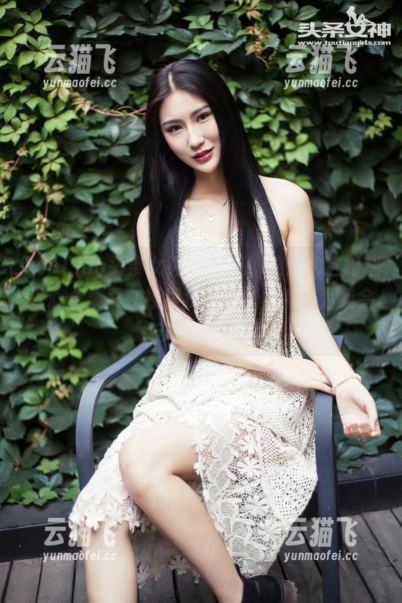 TouTiao头条女神 - 好吧，迪爱儿这跨栏背心合集又在撩拨我的眼球，真以为我会跑去买一件吧？