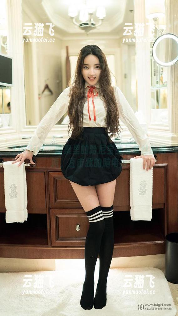 TuiGirl - 图集里的哈尼宝宝与灰丝的邂逅，直击我的脑电波