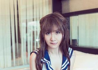 UGirls尤果网 – 自从看了张栩菲的自拍全套写真后，我就开始理解凡尔赛是啥了，哈哈！