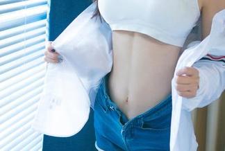 UGirls尤果网 – 程瑜西海边随拍，高清图片，波浪都想为她加油