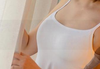 UGirls尤果网 – 赵佳琪无圣光制服合集：你会想忍不住点赞吗？