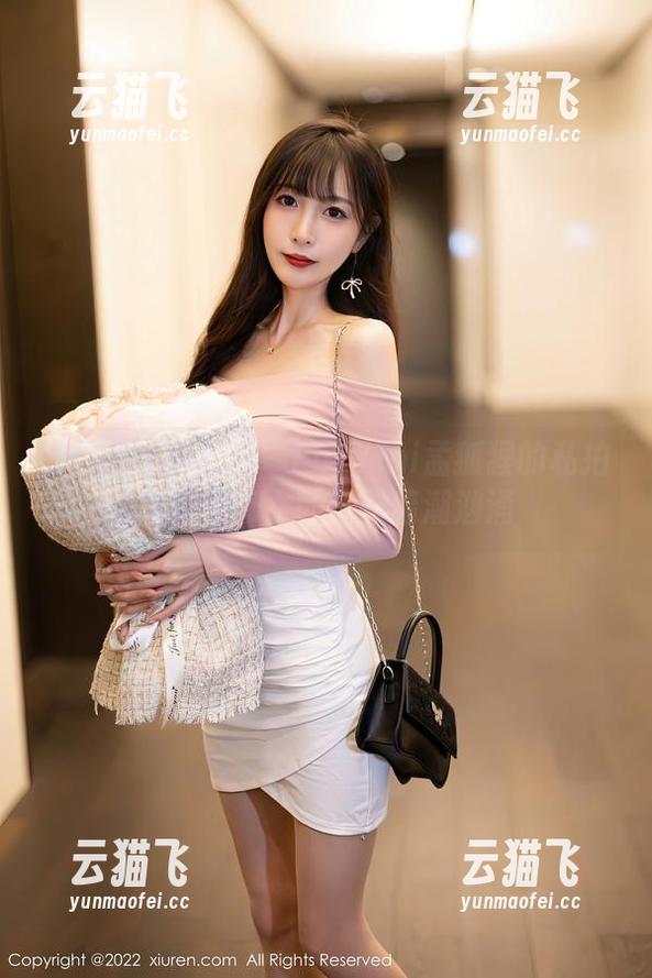Xiuren秀人网 - FoxYini孟狐狸的私拍图集，修女的优雅暗潮汹涌