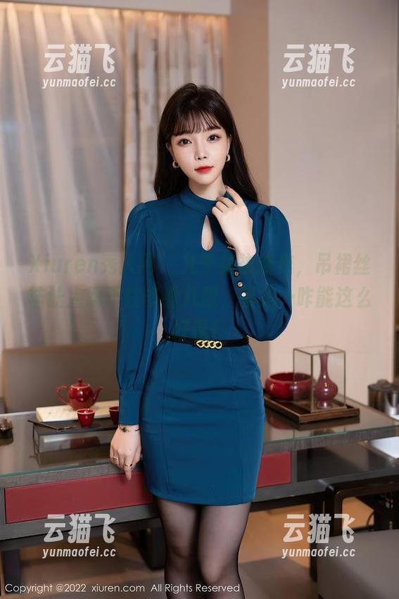 Xiuren秀人网 - 九千柒柒新作，吊裙丝袜让人忍不住多看几眼，真是…咋能这么好看！