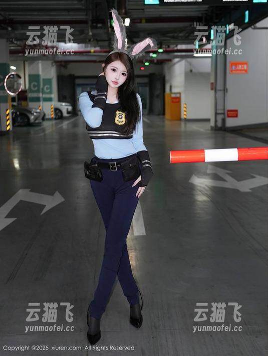 Xiuren秀人网 - 抖娘利世最新套图-吊带这一小节，难道是个高能预警？
