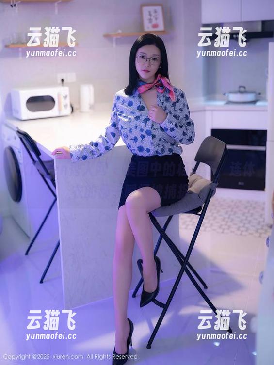 Xiuren秀人网 - 美图中的杨幂幂，连体衣的那一瞬间被捕捉了