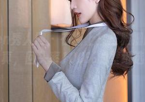 Xiuren秀人网 – 在墙上挂王雅姗的婚纱写真，回头率100%的壁纸选择