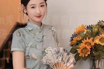 Xiuren秀人网 – 合集啦！蕊蕊ruirui的瑜伽秘诀——用美图教你如何优雅又放肆！