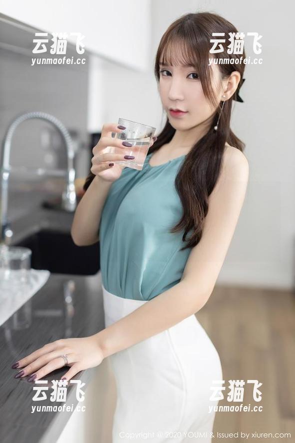YouMi尤蜜荟 - 每次看到Egg-尤妮丝的皮衣，这高清图包就像是给我发糖，甜蜜得不真实！