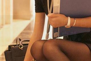 YouMi尤蜜荟 – 一览无遗的白色，李承美写真集中的意外宁静。