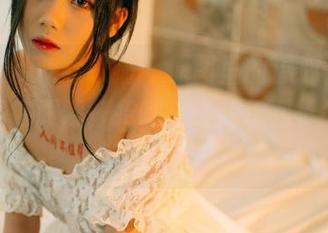partycat轰趴猫 – 原图里的温心怡，内衣好像在跟我打招呼，让我想到了午后的咖啡？