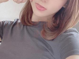精选的けん研，白衬衫里藏着不为人知的诗意