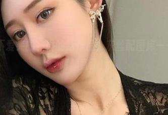 微密圈 – 不爱笑的赛琳的新作品，灰丝配图库——看得我眼睛都直了！