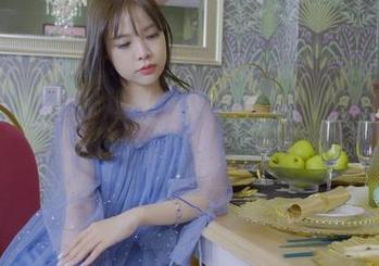 丽柜 – 运动频道开播！私拍里的子晴，竟然把跑步变成了舞蹈？