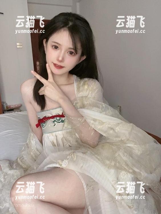 倦倦喵再上线，带你看吉他妹妹，美图如诗，如梦香气满溢