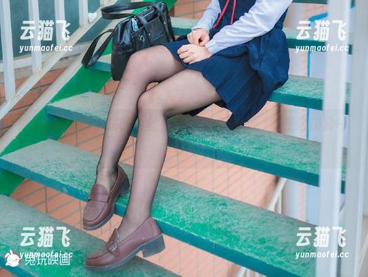 从兔玩映画拿来的白丝，幸好停在窗边，我在这观赏–写真