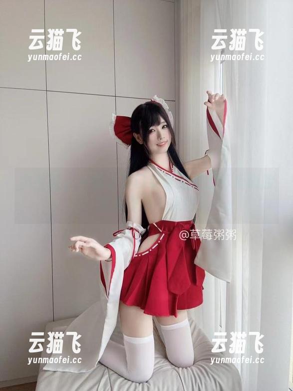 微密圈 - 一探十万口草莓粥粥的可爱侧脸，图库作品带点甜！