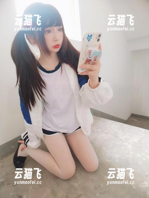 古川kagura与黑丝的超清较量：我要继续翻看，你们还敢不敢？
