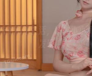 吉他妹妹的私拍生活，咬人小小兔的趣味发现