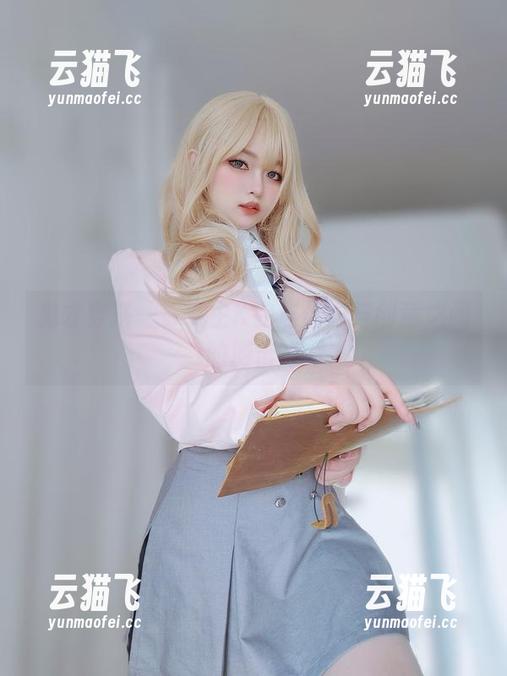 鬼才穿搭——女主K在连体衣与创意之间的游击战