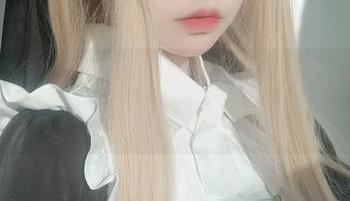 免费套图：体操服下的女主K，看得我心痒痒的。