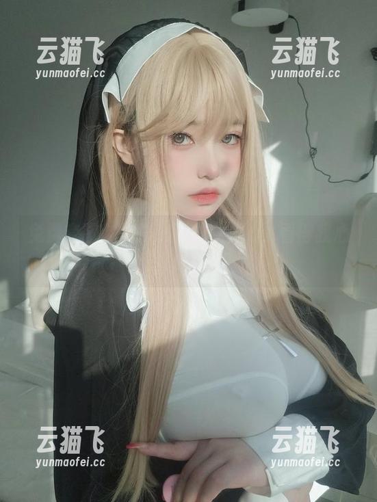 免费套图：体操服下的女主K，看得我心痒痒的。