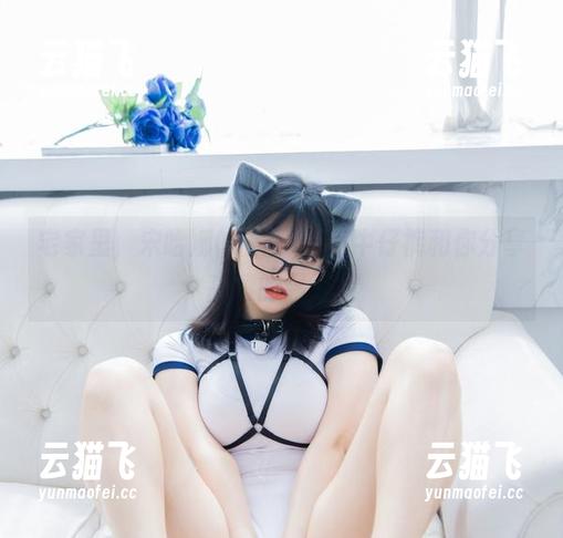 宅家里，宋哈娜(송하나)破洞牛仔裤和你分享高清的另一面