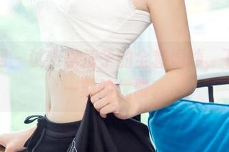 尤果网 – 试穿李凌子的全套婚纱，下载这一刻的优雅。