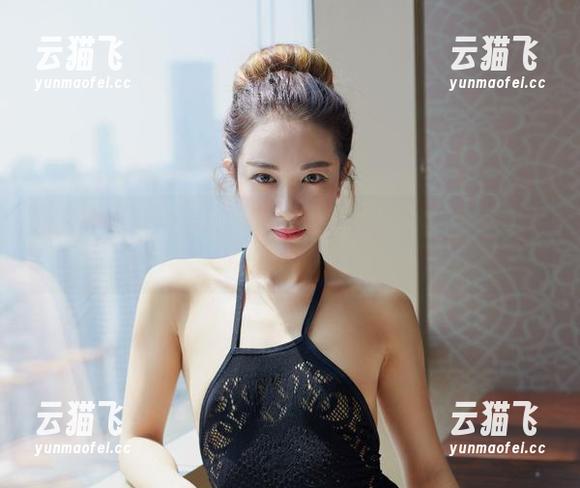 尤物馆 - 私拍图包的魔力，艾小青用套装让我想入非非。