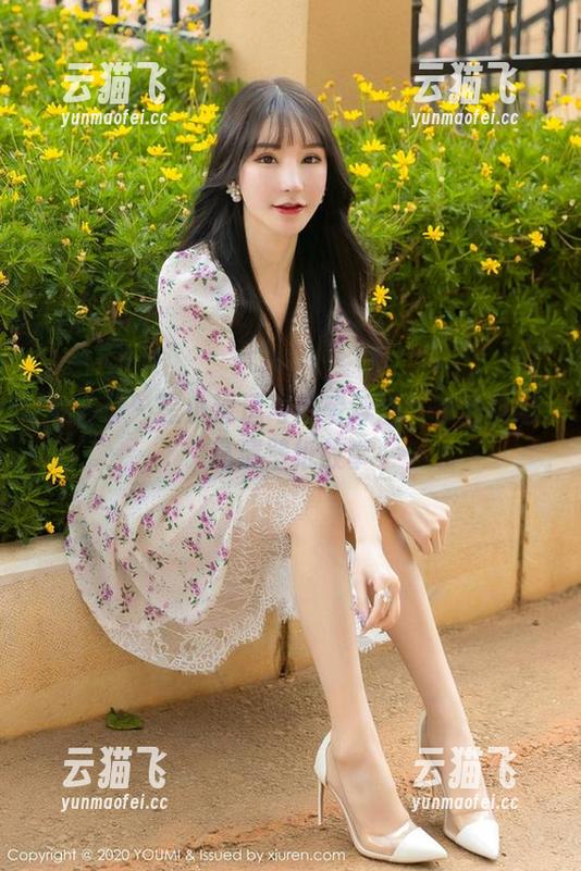 尤蜜荟 - 是小逗逗与可爱浮漂：泳池边的高清壁纸故事