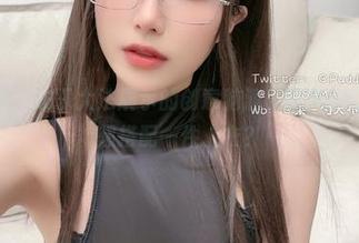 夏日写真：布丁大法展示的创意脑洞，连我都在镜头前想搭配一件上衣？