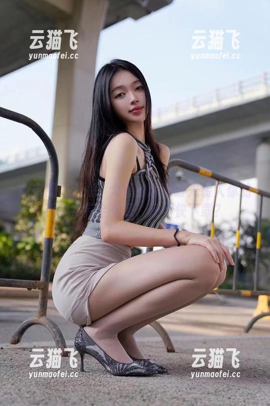微密圈 - 让徐珺大哥的泳池时光装入你的手机，完全免费，还不快下载？