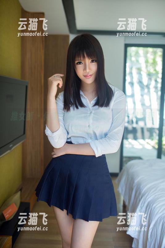 推女郎 - 何奕恋的运动合集，照片里藏着无限可能？