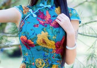 推女郎 – 娜露的校园套图最新版上线，脚本似乎和当时的八点档穿插得挺好玩的？