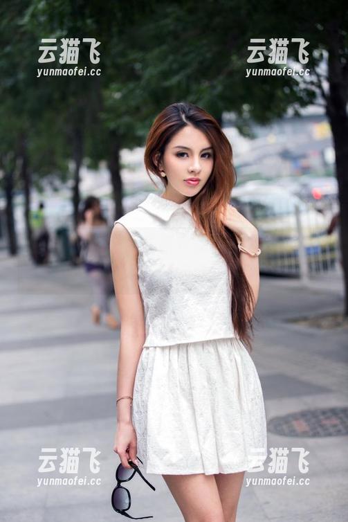 推女郎 - 李丽莎最新作品：丝袜游戏，腹肌和腿部的终极联动！