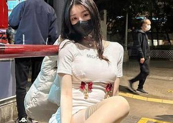 微密圈 – 是小逗逗的浴缸大冒险：高清水花四溅，快来下载吧！
