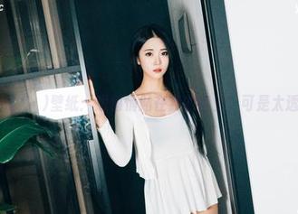 普美Bomi(보미)壁纸：想悄悄贴在我的墙上，可是太透明了啊！