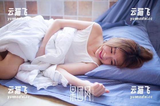 果团网-尹意纯 果团网 - 这才是职场风:尹意纯的办公室美图,高清展现生活简约而有趣的一面!