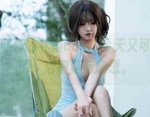 柒柒不可爱的礼服cos，今天又可以逆天了，活得真有意思。