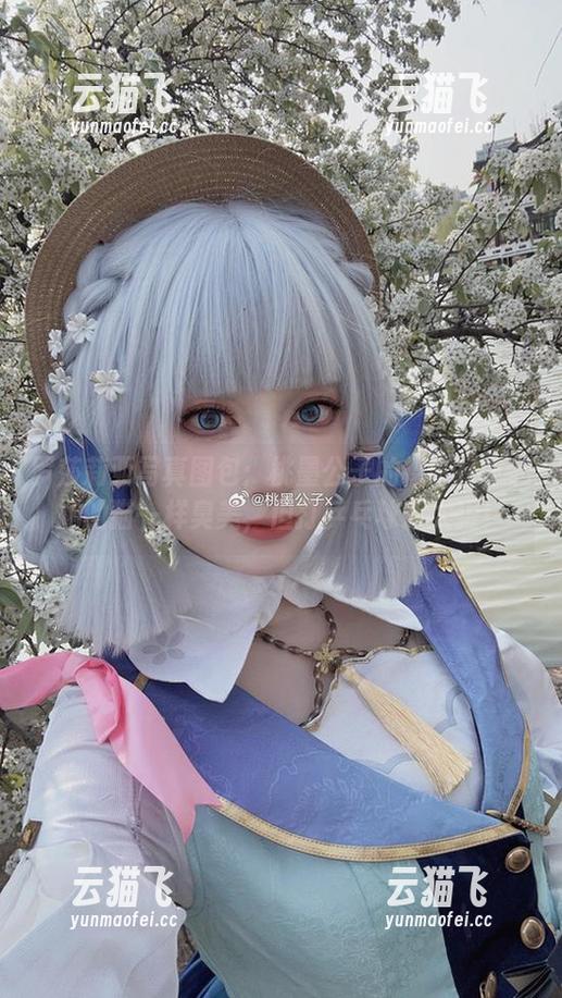 罗莎莉亚写真图包：桃墨公子的摄影技术和她的猫一样臭美，但打乒乓球却太狠！