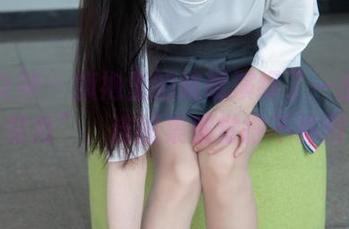 梦丝女神 – 旗袍里的晓晓演绎了一出“换装秀”，连图集都觉得不够用