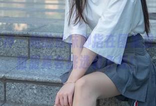 梦丝女神 – 她的丝袜脚指在图集里冒险，甜甜真会挑选调色板！