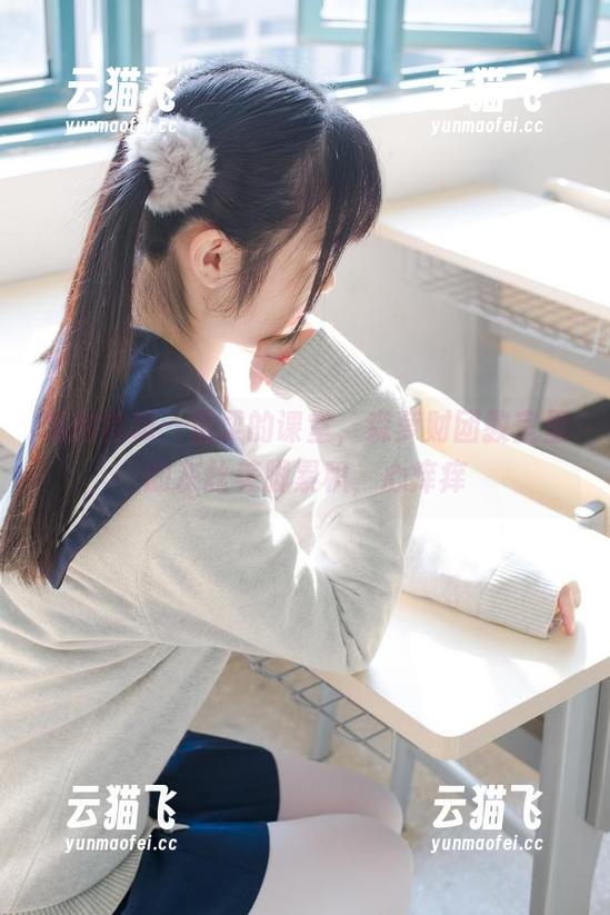 森萝财团 私拍特辑:温柔的课堂,森萝财团教室里的灰丝美脚累积,心痒痒